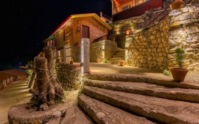 Seclude Pangot Perch