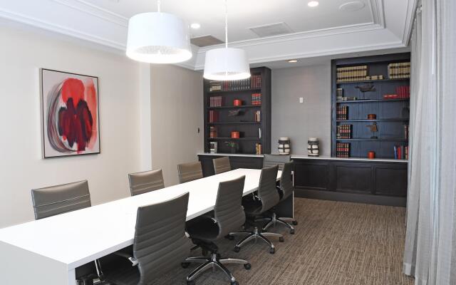 Holiday Inn Irving Las Colinas by IHG