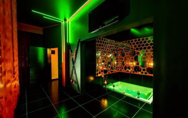 Domino House