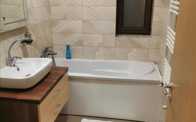 Jolie Luxury Apartment