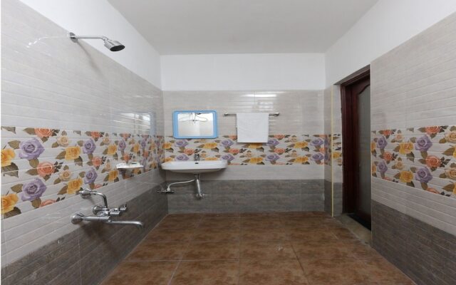 OYO 11582 Villa Triomphe
