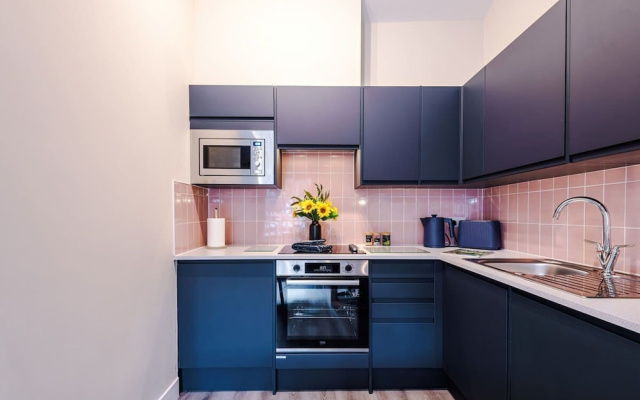 NEW Modern 1-bed Flat Great Location Sleeps 4