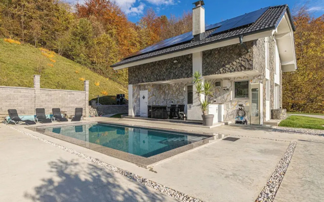 Lovely Villa Taja In Nature