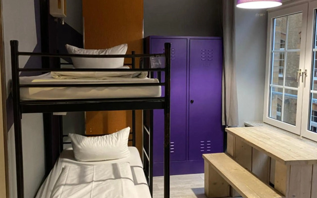 Singer109 Hotel & Hostel