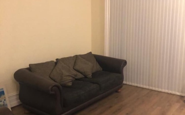 Large eight bedroom house