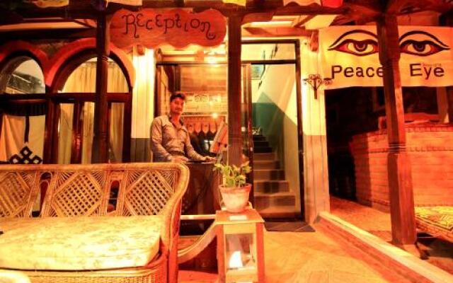 Peace Eye Guest House & Taal Lounge Cafe