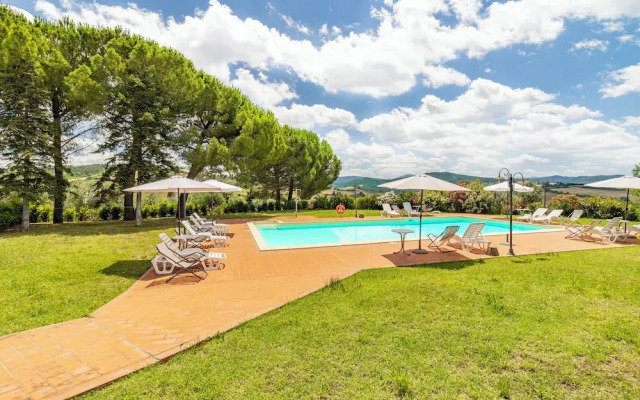 Limone Family Apt Shared Pool,volterra
