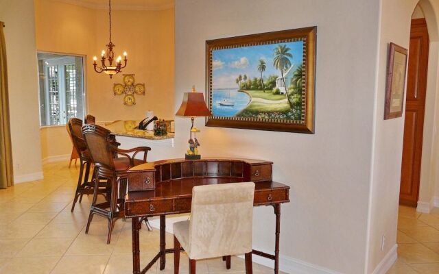 Pet-friendly Waterfront Home Near Beach With Pool