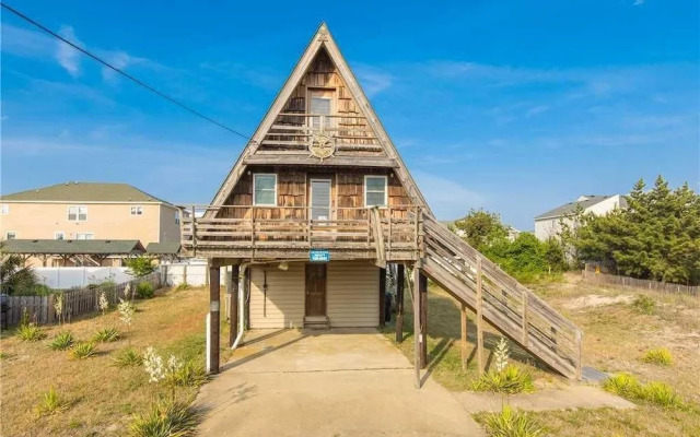 Sea Loft by RedAwning