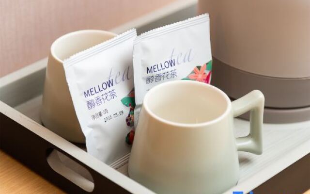 Lavande Hotel(Foshan Qiandeng Lake Pingzhou Jade Street Store)