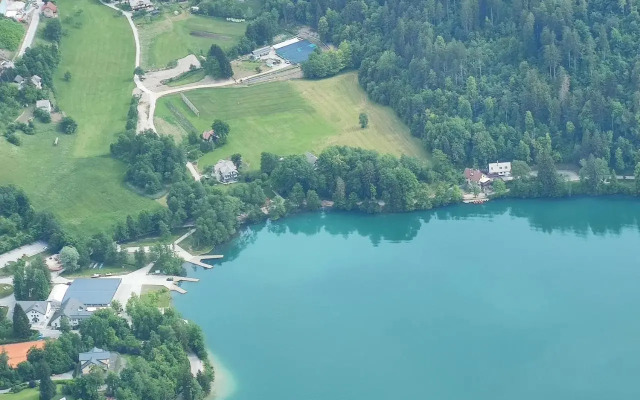 Lake House Sebanc