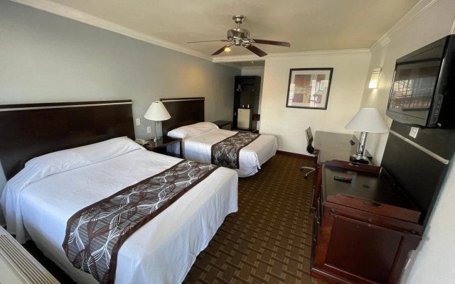 Hollywood Guest Inn