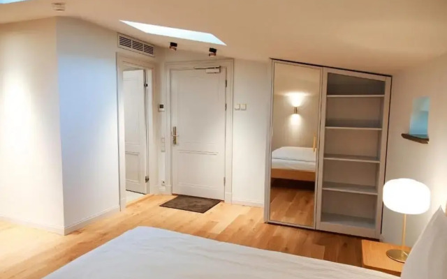 Roze Center Apartments