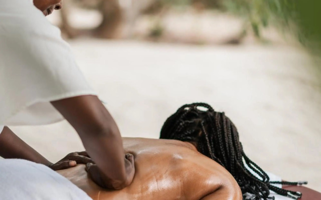 Hakuna Majiwe Beach Lodge
