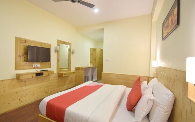 OYO 11402 Hotel Day Flower