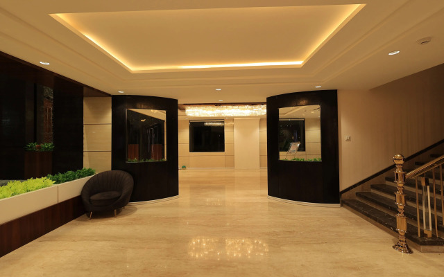 Krishna Hotel And Resort