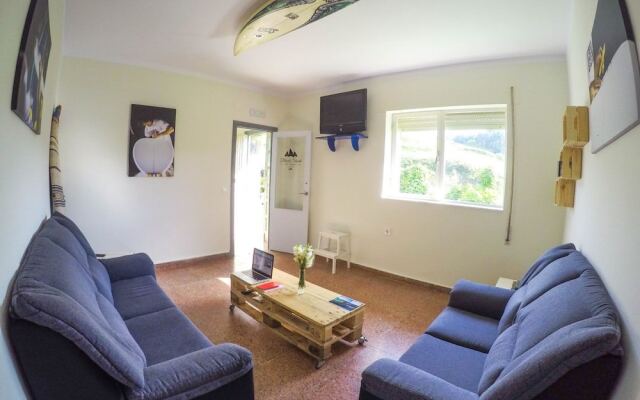 Black Shark Surfhouse