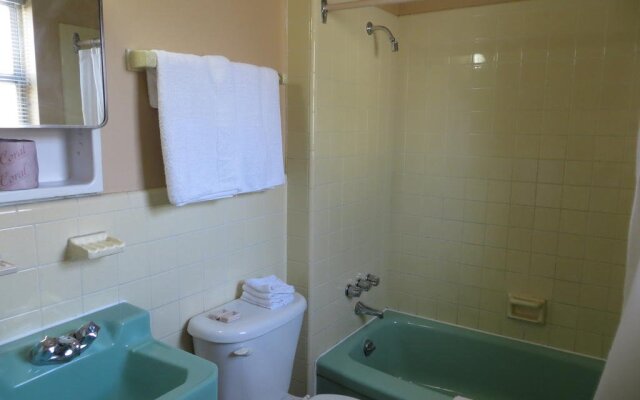 Riverview Motel