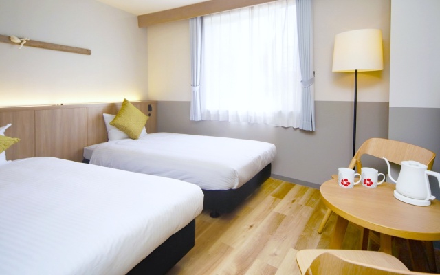 Hot Cross Point SANTA MONICA – Guest Rooms – Miyakojima