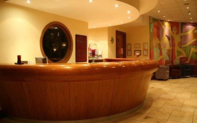 Longford Arms Hotel