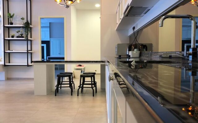 Atlantis Residence By V SUITES