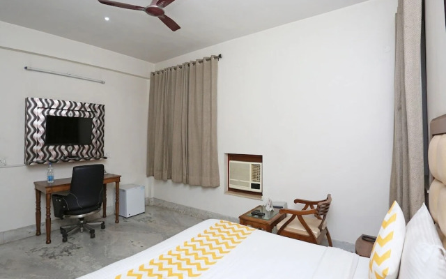 OYO 14445 Cyber Inn