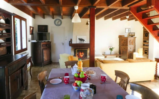 Classic Breton Holiday Home in Sarzeau