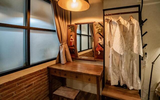 Luxury Industrial Flat 5 Mins From Nimman