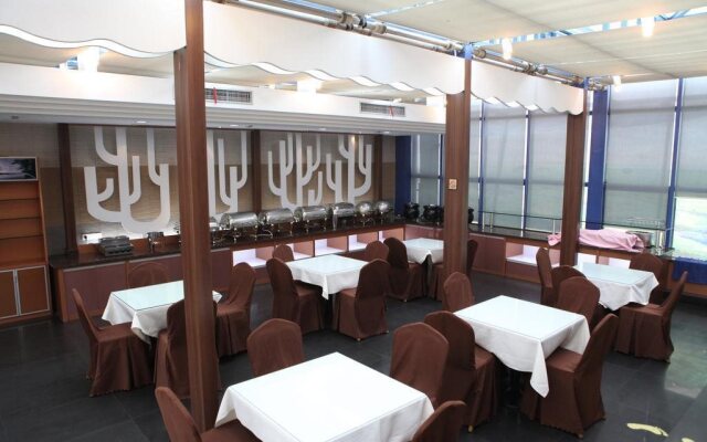 Huguang Hotel