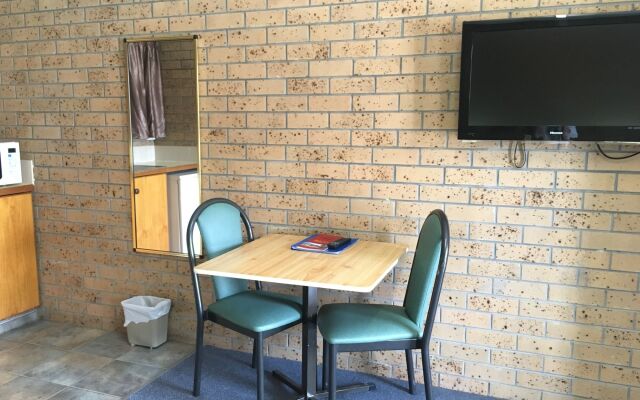 The Phoenix Artesian Spa Resort and Accommodation