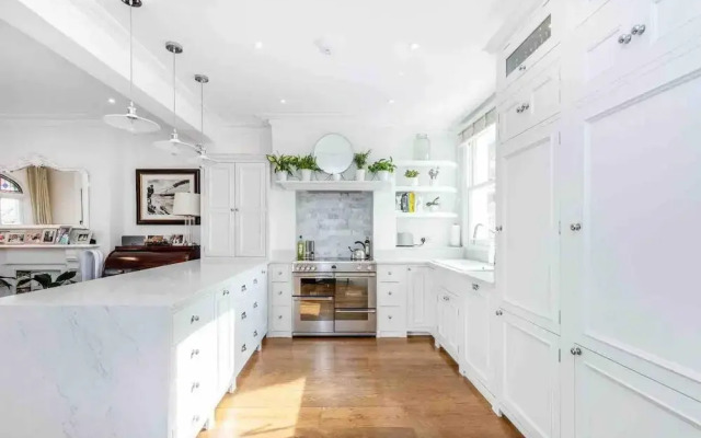 Luxury 3-bed Apartment in Central London