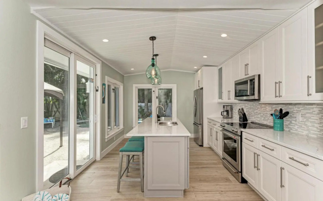 Sea La Vie - 205 - 55th