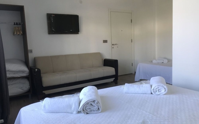 Parli Hotel
