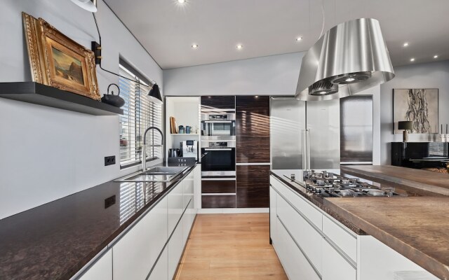 Luxurious Large Home, Perfect for Your Group