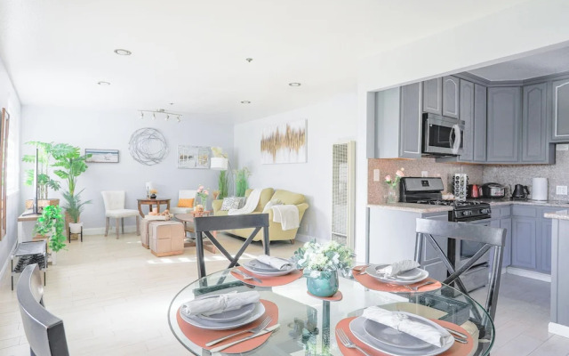 Sunnyvale 3B2b Super Big House