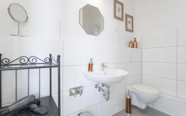 Studio Apartment Niemetzstr 51