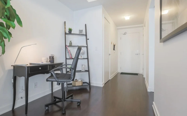Noel Suites - York and Bremner