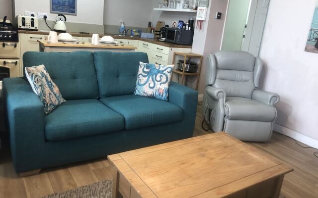 Superb Apartment With Sky Glass TV and Netflix