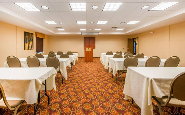 Comfort Suites Altoona North