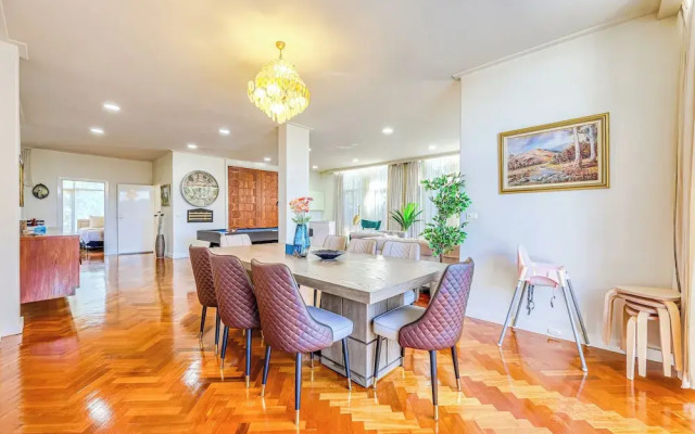 StayAU Spacious 6BR McKinnon Pool Home