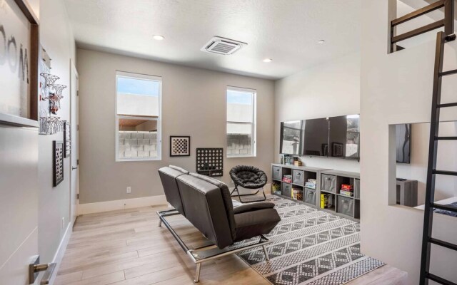 Slice Of Heaven 6 Bedroom Home