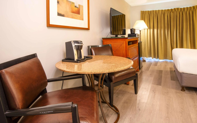 Coast Parksville Hotel