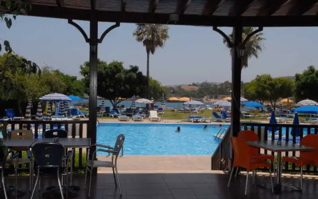 Maistrali Hotel Apts
