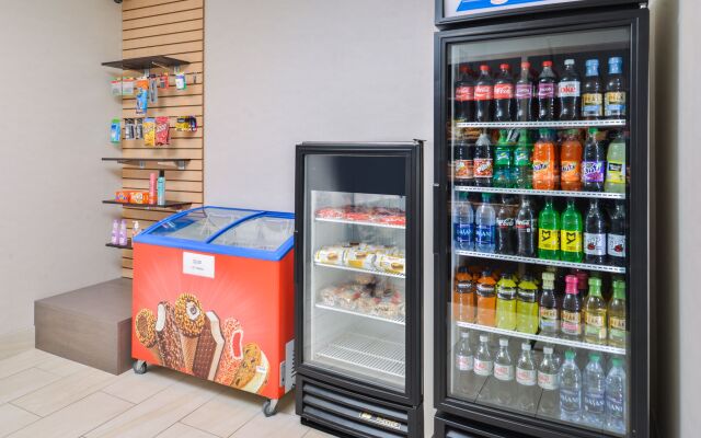 Holiday Inn Express & Suites Parkersburg-Mineral Wells by IHG