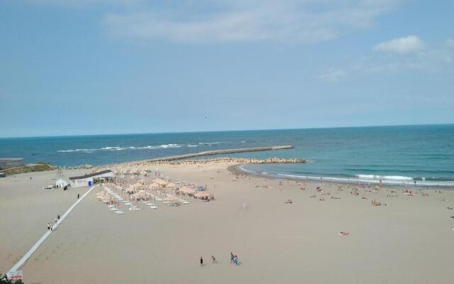 Faleza Nord Sea View Apartment