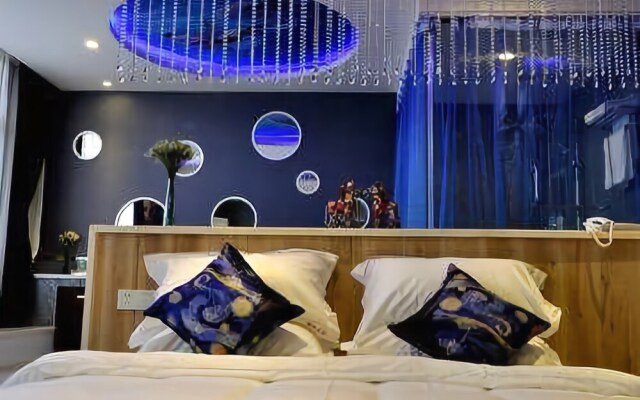 The Love of Maple Theme Hotel