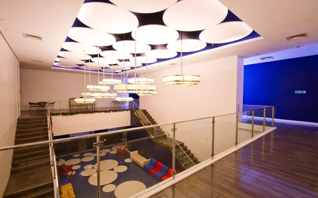 Ellis Econotel