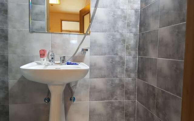 Damso 2nd Guest House