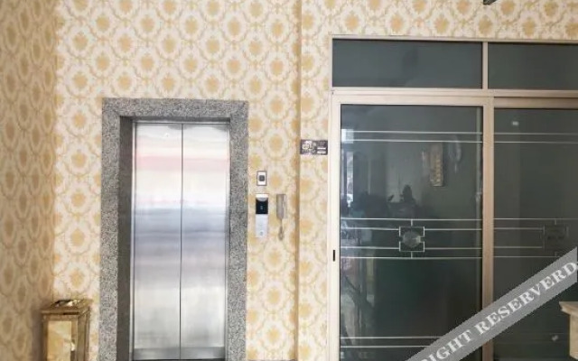 Yichuan 8 1 Business Hotel