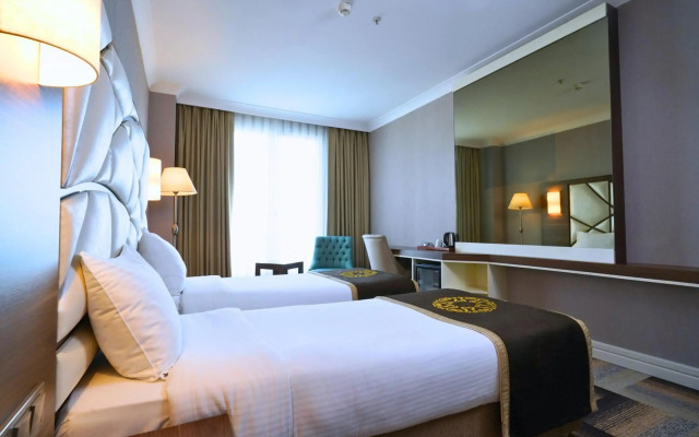 The Grand Mira Hotel